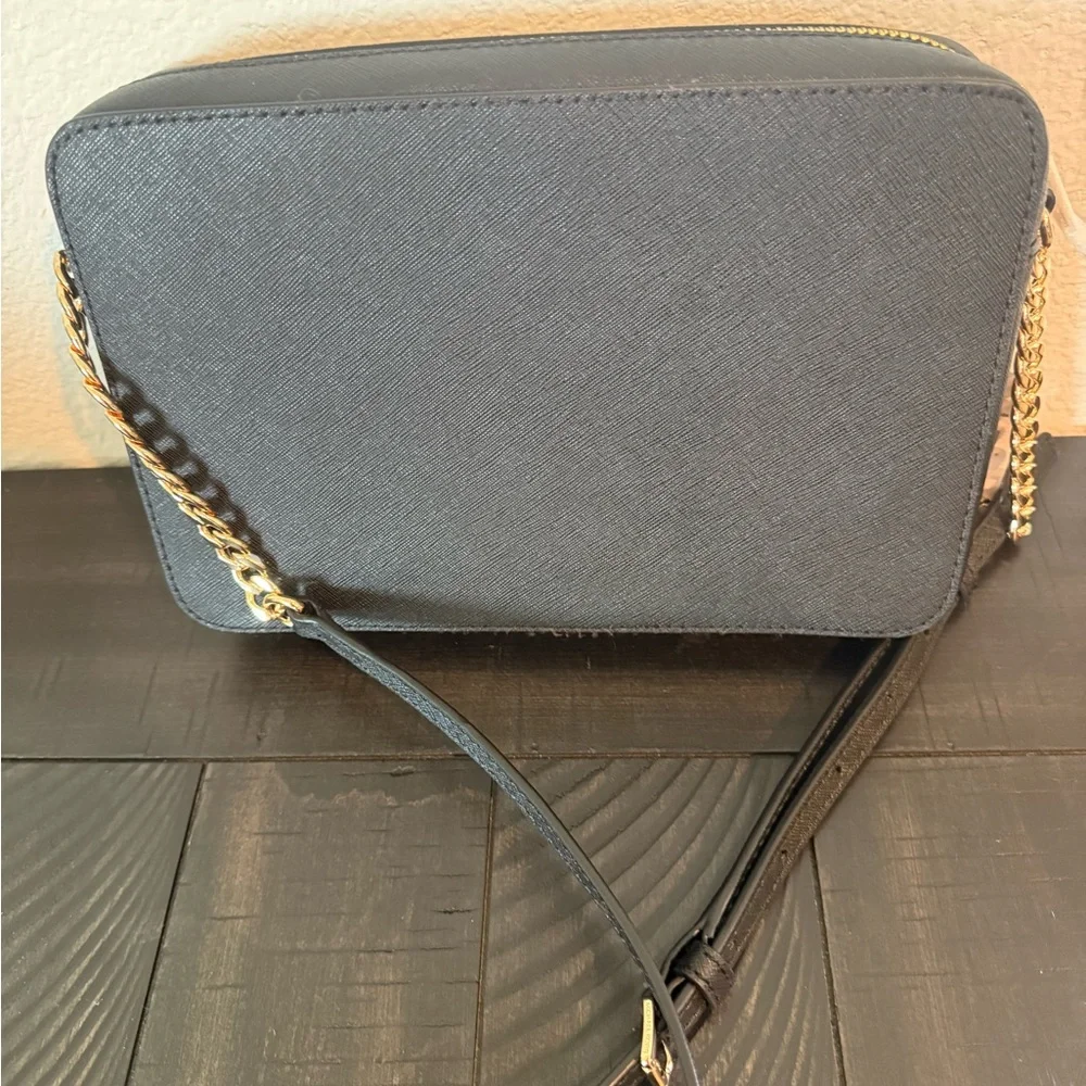 NWT Michael Kors Black Crossbody Bag with Gold Hardware - Picture 3 of 7